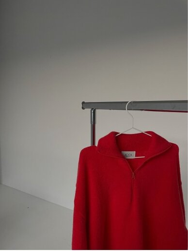 ACADA studio raudonas megztinis su užtrauktuku Amsterdam 6