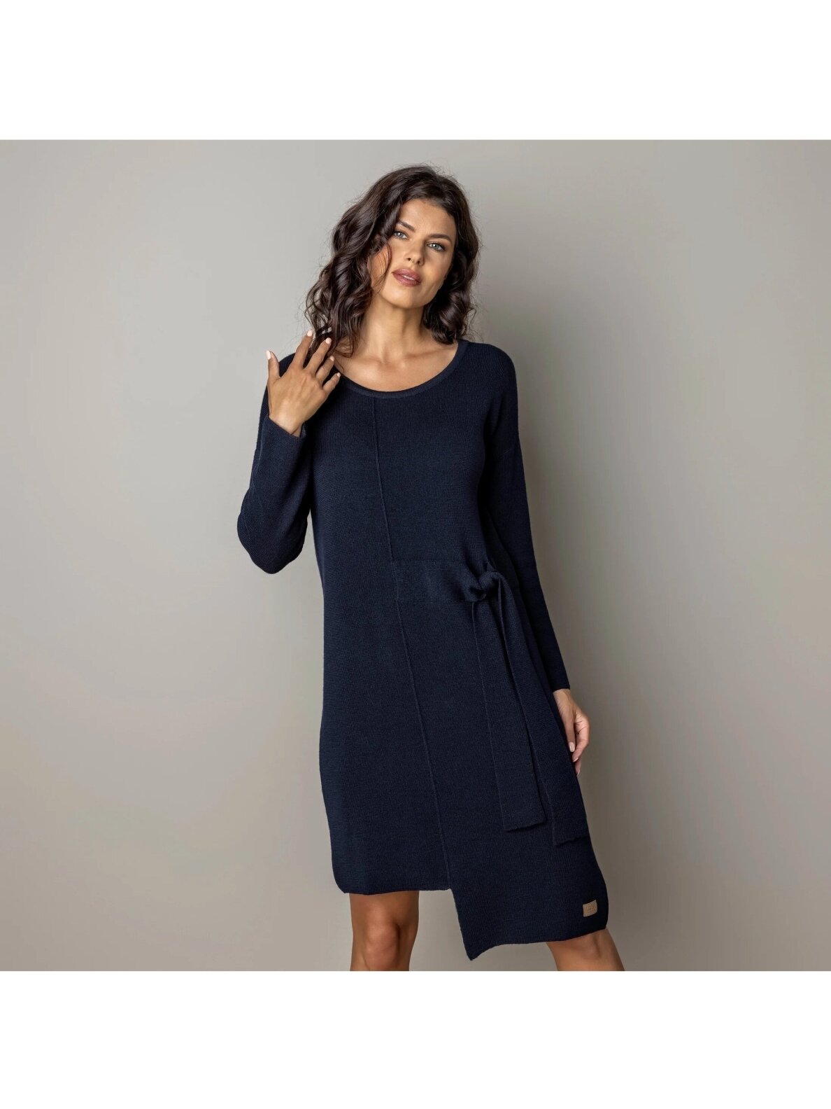AG design tamsiai mėlyna megzta merino vilnos suknelė Claudia 7