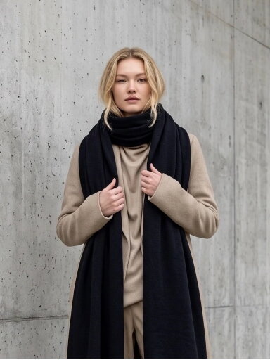 AG DESIGN Megztas itin platus, ilgas minimalistinis 100 % merino vilnos šalikas - juodas