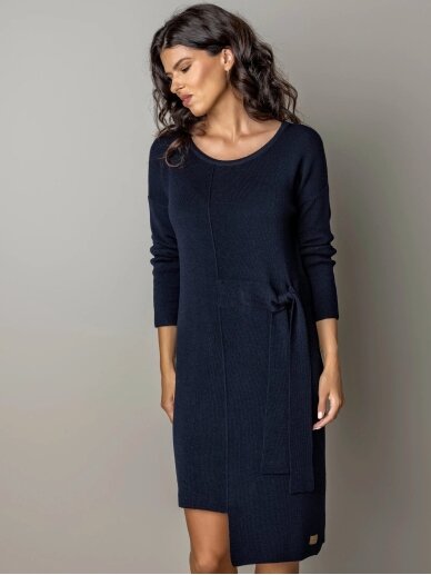 AG design tamsiai mėlyna megzta merino vilnos suknelė Claudia 1 AG design tamsiai mėlyna megzta merino vilnos suknelė Claudia 1