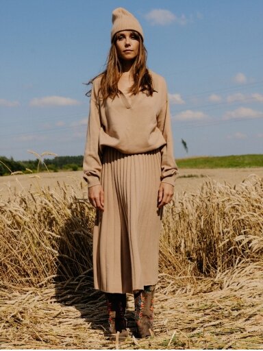 COOCOOMOS kašmyro megztas kostiumėlis GIZEL + PLEATED camel COOCOOMOS kašmyro megztas kostiumėlis GIZEL + PLEATED camel