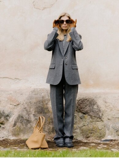 COOCOOMOS merino vilnos kostiumas su kelnėm Jane 1 COOCOOMOS merino vilnos kostiumas su kelnėm Jane 1