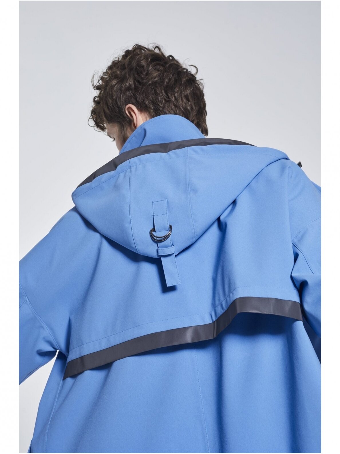 DUCKTAIL MĖLYNAS MARILA UNISEX LIETPALTIS – tvarios medžiagos 11 DUCKTAIL MĖLYNAS MARILA UNISEX LIETPALTIS – tvarios medžiagos 11