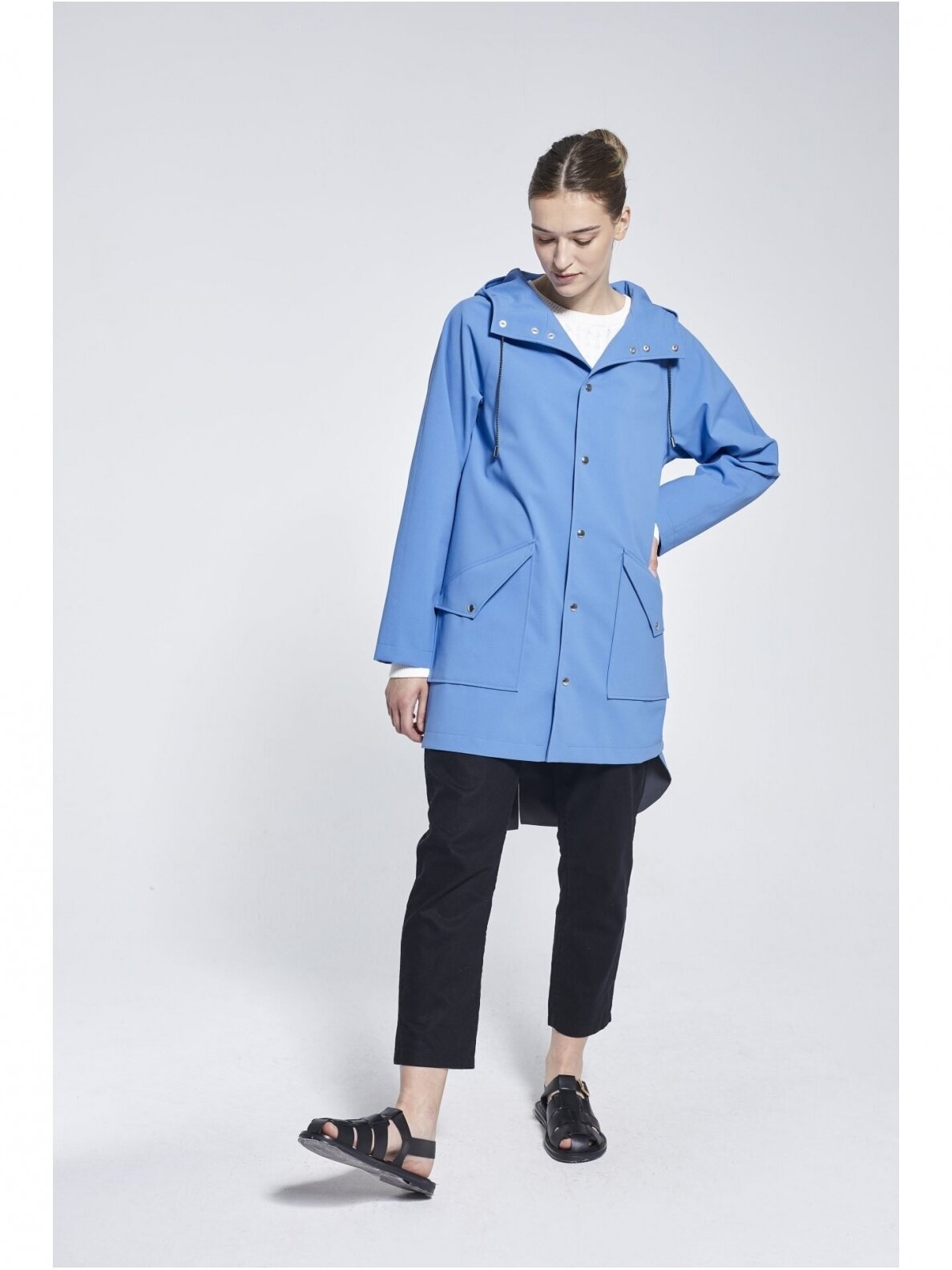 Ducktail MĖLYNAS UNISEX CITY LIETPALTIS – tvarios medžiagos 2 Ducktail MĖLYNAS UNISEX CITY LIETPALTIS – tvarios medžiagos 2