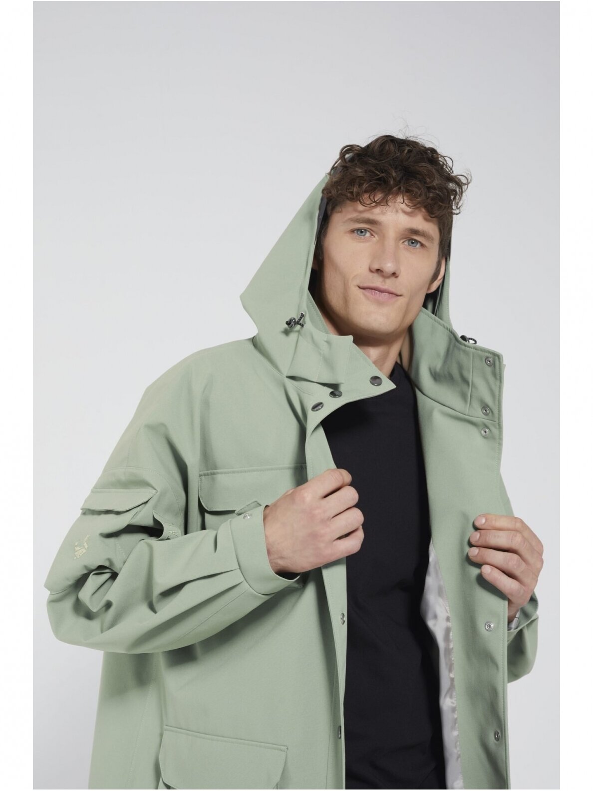 DUCKTAIL ŽALSVAS MARILA UNISEX LIETPALTIS – tvarios medžiagos 9 DUCKTAIL ŽALSVAS MARILA UNISEX LIETPALTIS – tvarios medžiagos 9