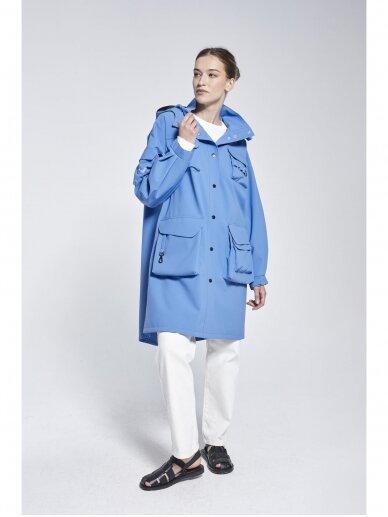 DUCKTAIL MĖLYNAS MARILA UNISEX LIETPALTIS – tvarios medžiagos DUCKTAIL MĖLYNAS MARILA UNISEX LIETPALTIS – tvarios medžiagos