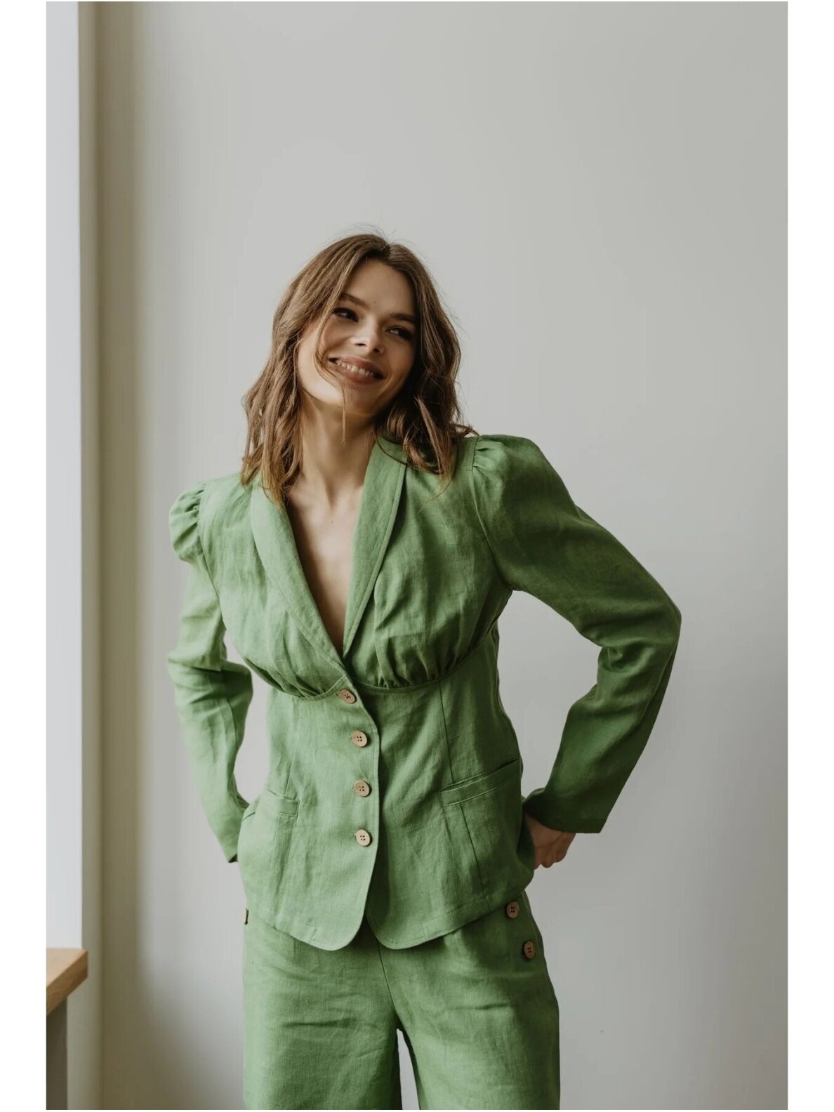 LAUME LINEN žalias lininis švarkas Neringa LAUME LINEN žalias lininis švarkas Neringa