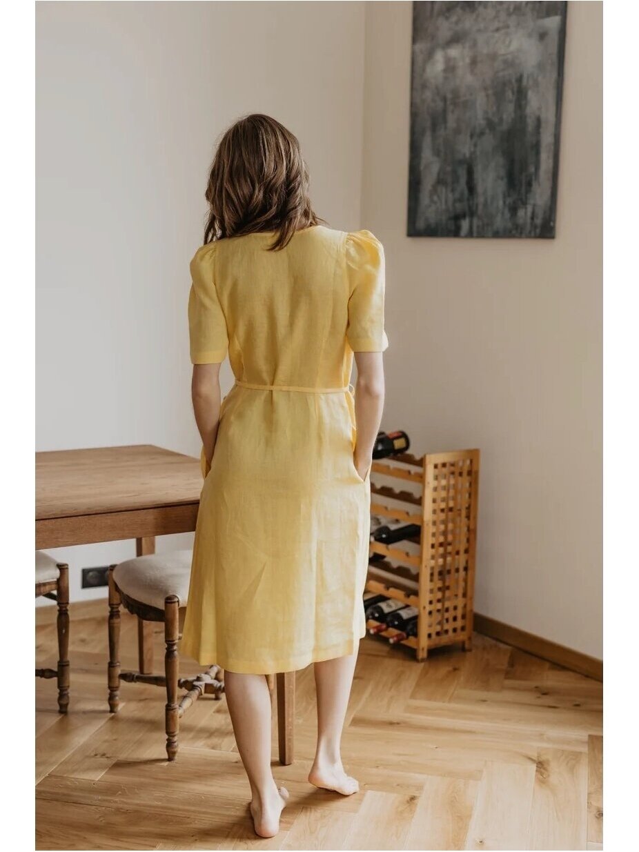 LAUME LINEN geltona lininė suknelė Smiltyne 2 LAUME LINEN geltona lininė suknelė Smiltyne 2