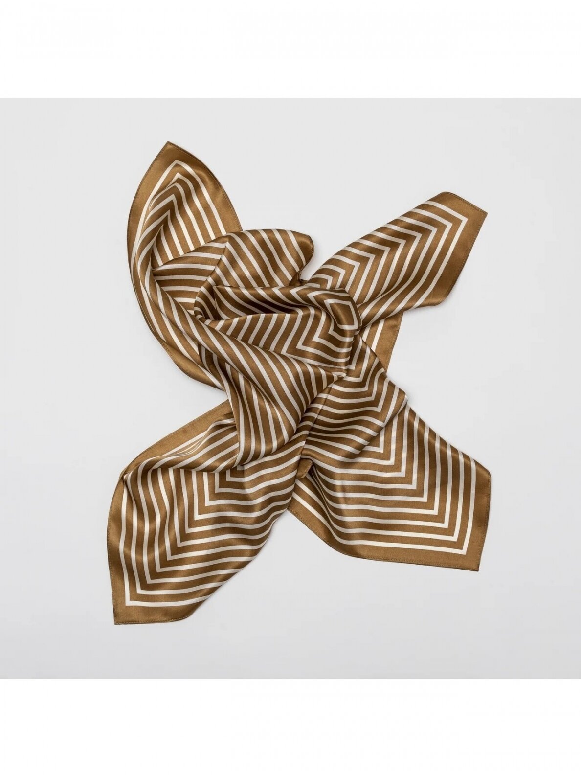 DONUM Šilkinė skarelė - Solid NO.36 | 68x68 2 DONUM Šilkinė skarelė - Solid NO.36 | 68x68 2