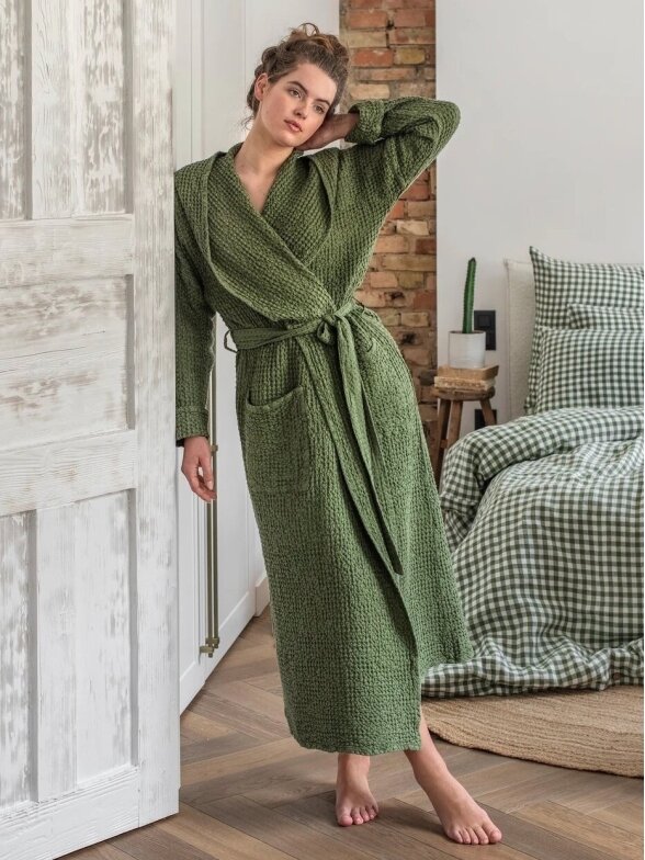 Magic Linen WOMEN'S WAFFLE ROBE IN FOREST GREEN
