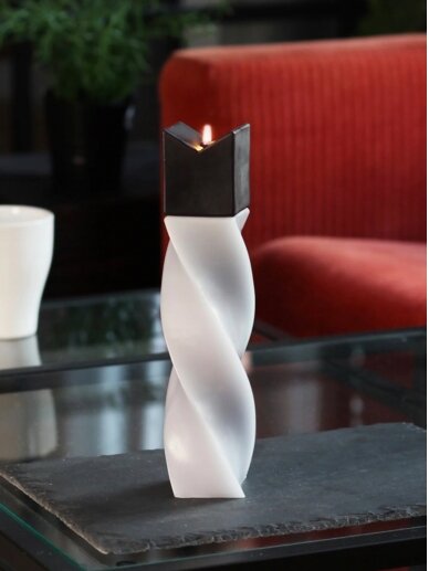 OOOGNIS unikalaus dizaino sojų vaško žvakė - juoda