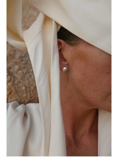 UGNÈS STORY KESHI PERLŲ ĮSEGAMI AUSKARAI